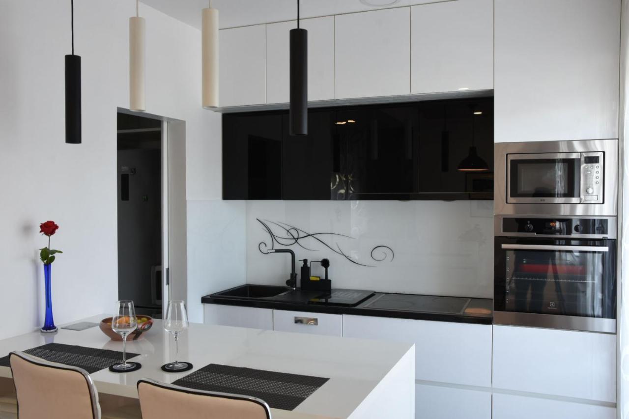 Api Apartment *